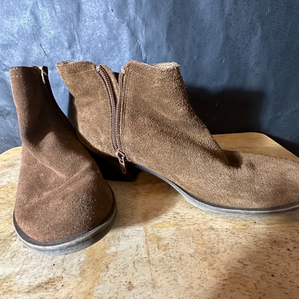 Kensie Booties Brown Suede Size 6.5 Shoes Flats Ankle EUC